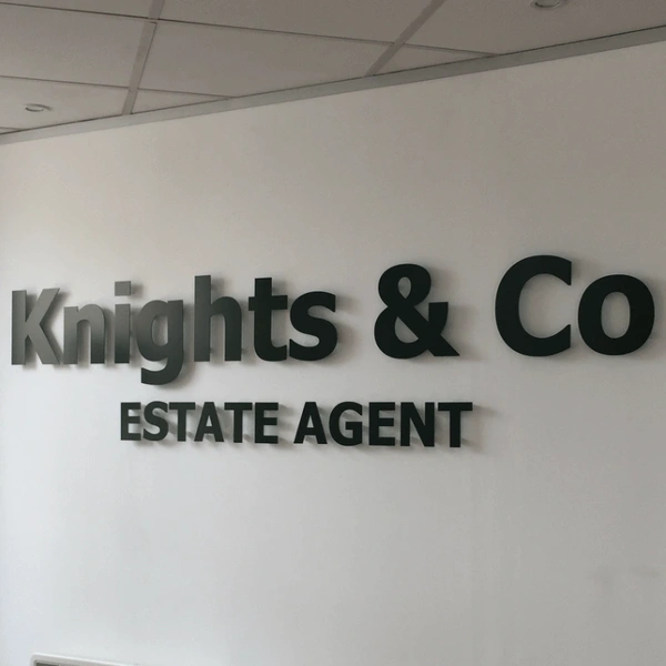 Knights And Co Flat Cuts