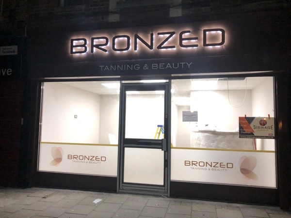 Bronzedhalo